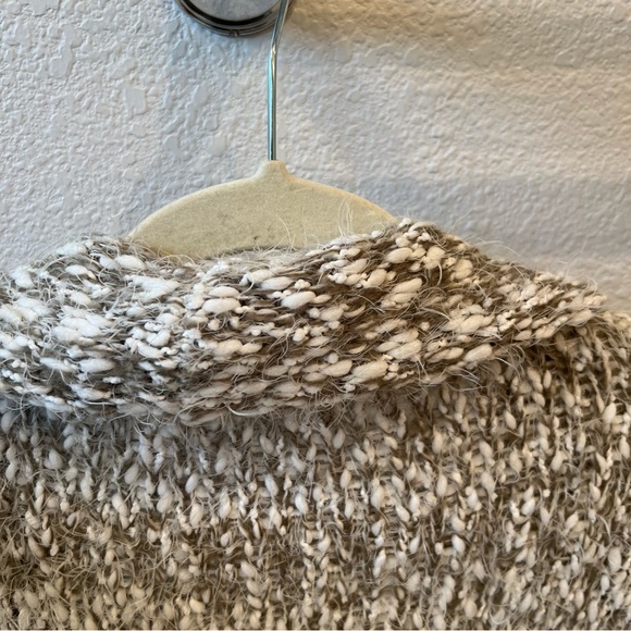 WOVEN HEART White and Grey Eyelash Cardigan - Picture 2 of 8